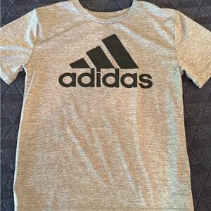 Boys adidas logo shirt size 8